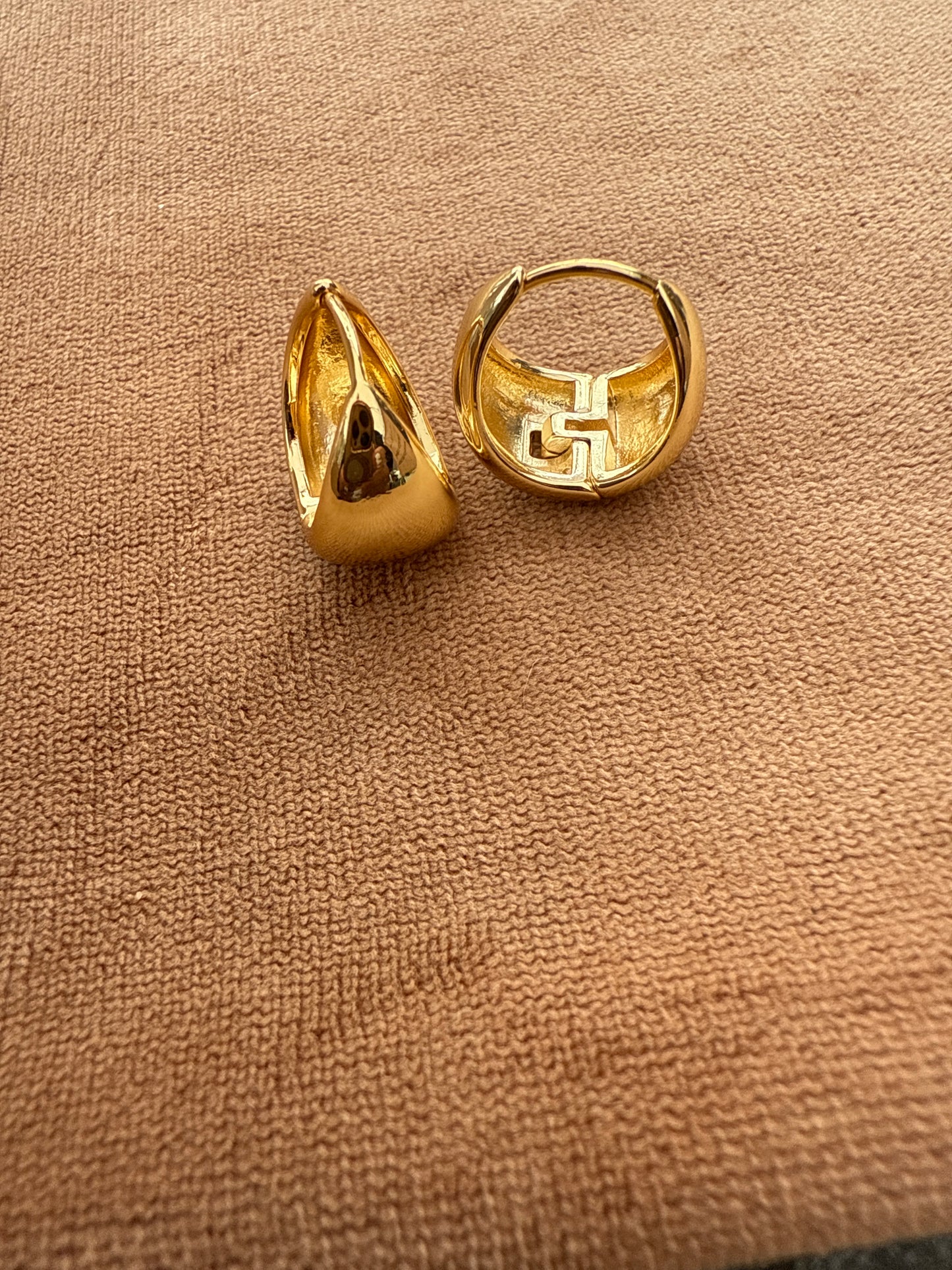 Gold chubby small Huggies