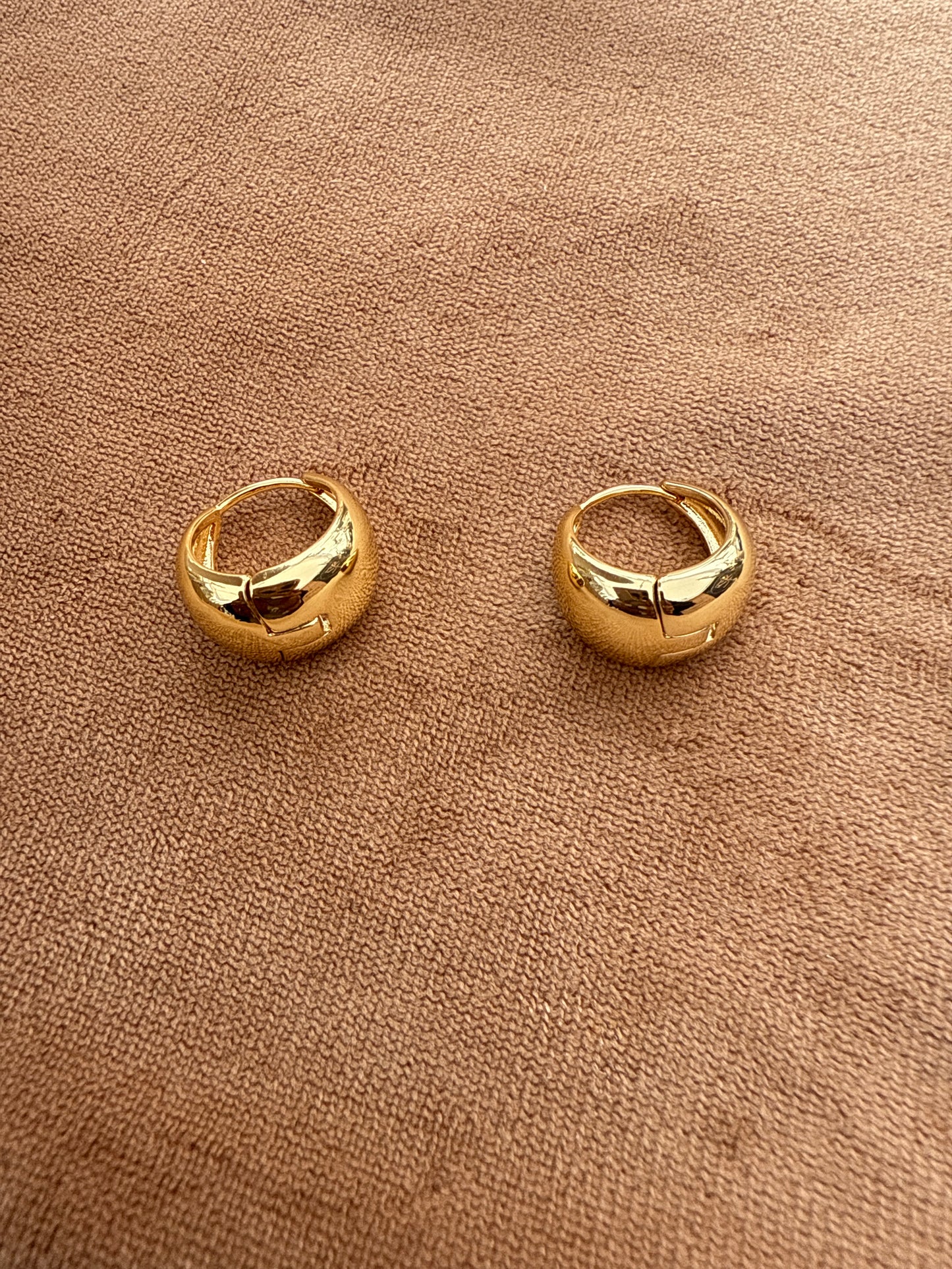 Gold chubby small Huggies