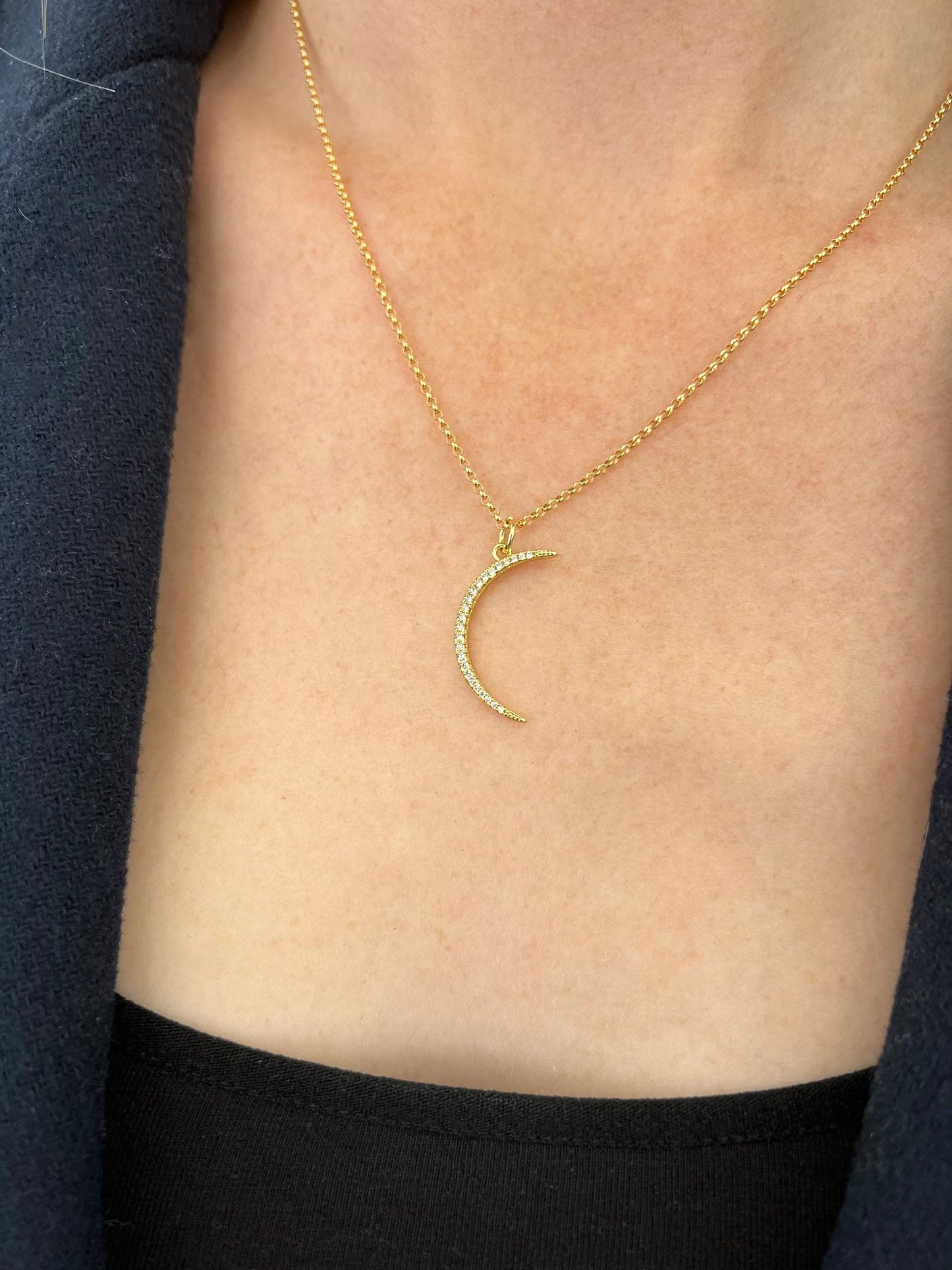 Dainty cubic zirconia pendant necklace