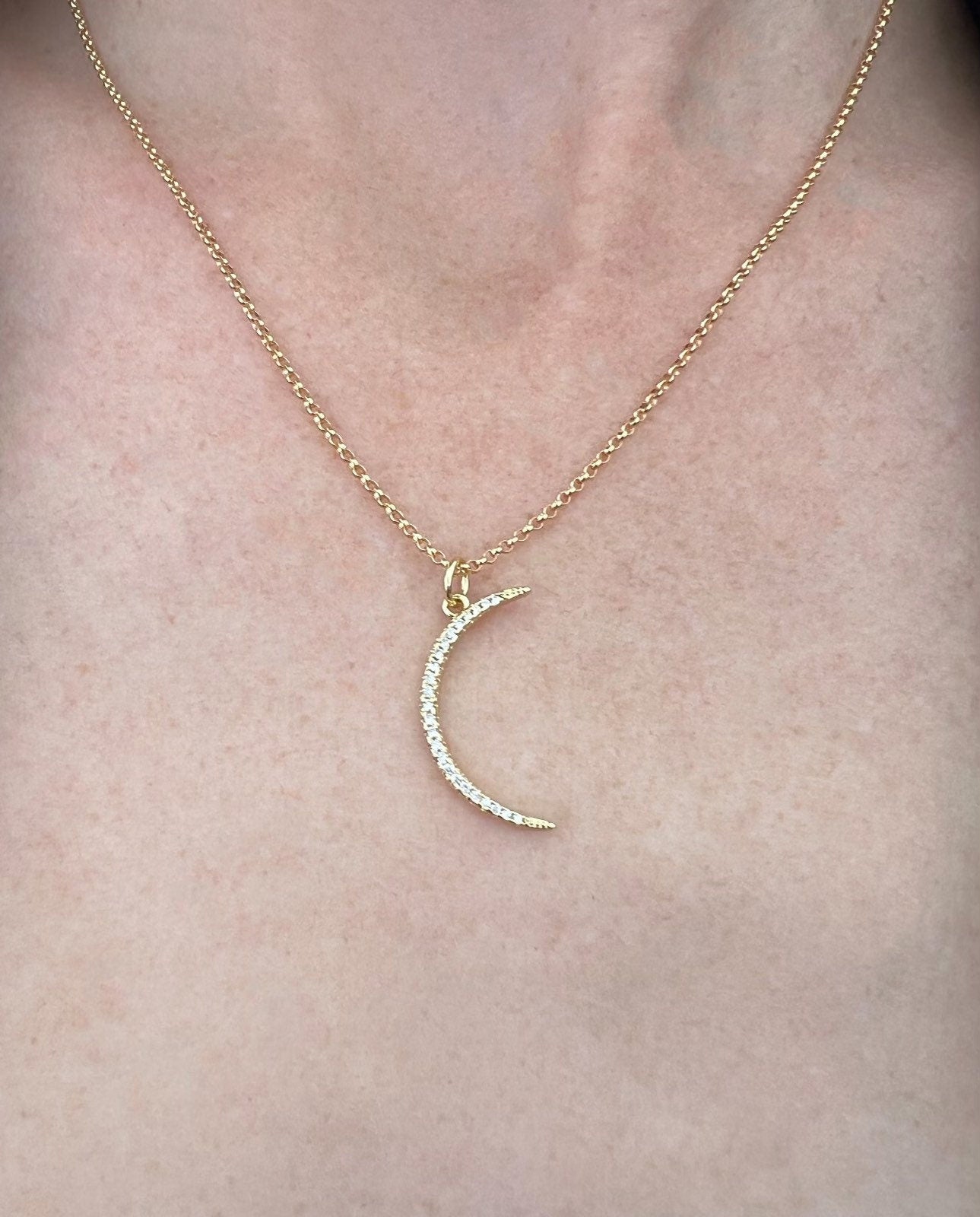 Dainty cubic zirconia pendant necklace