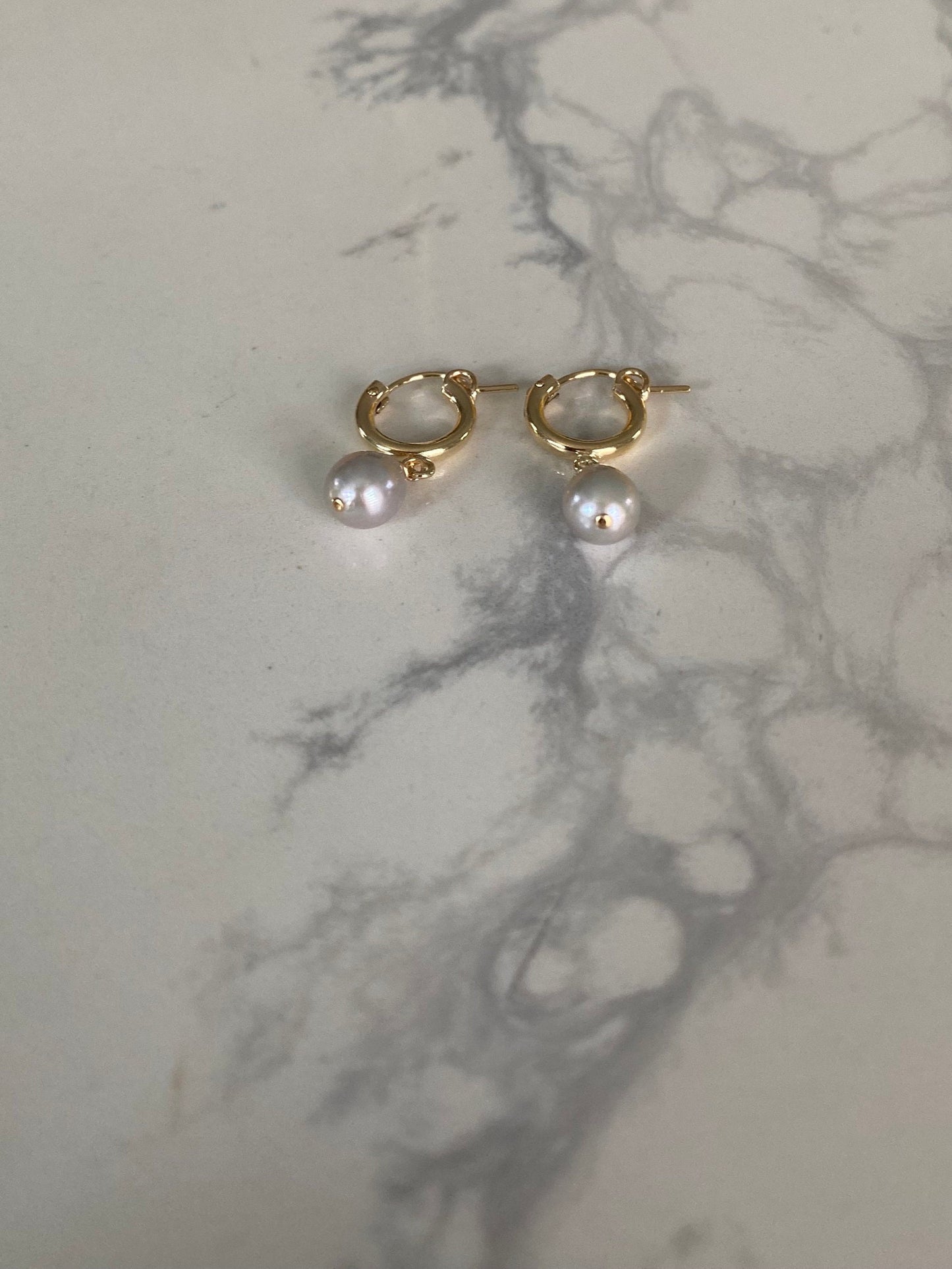 Small hoops with dangle pearl