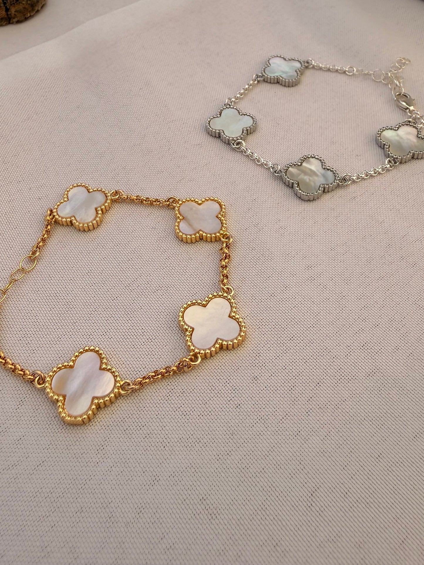 Mother of pearl clover bracelet
