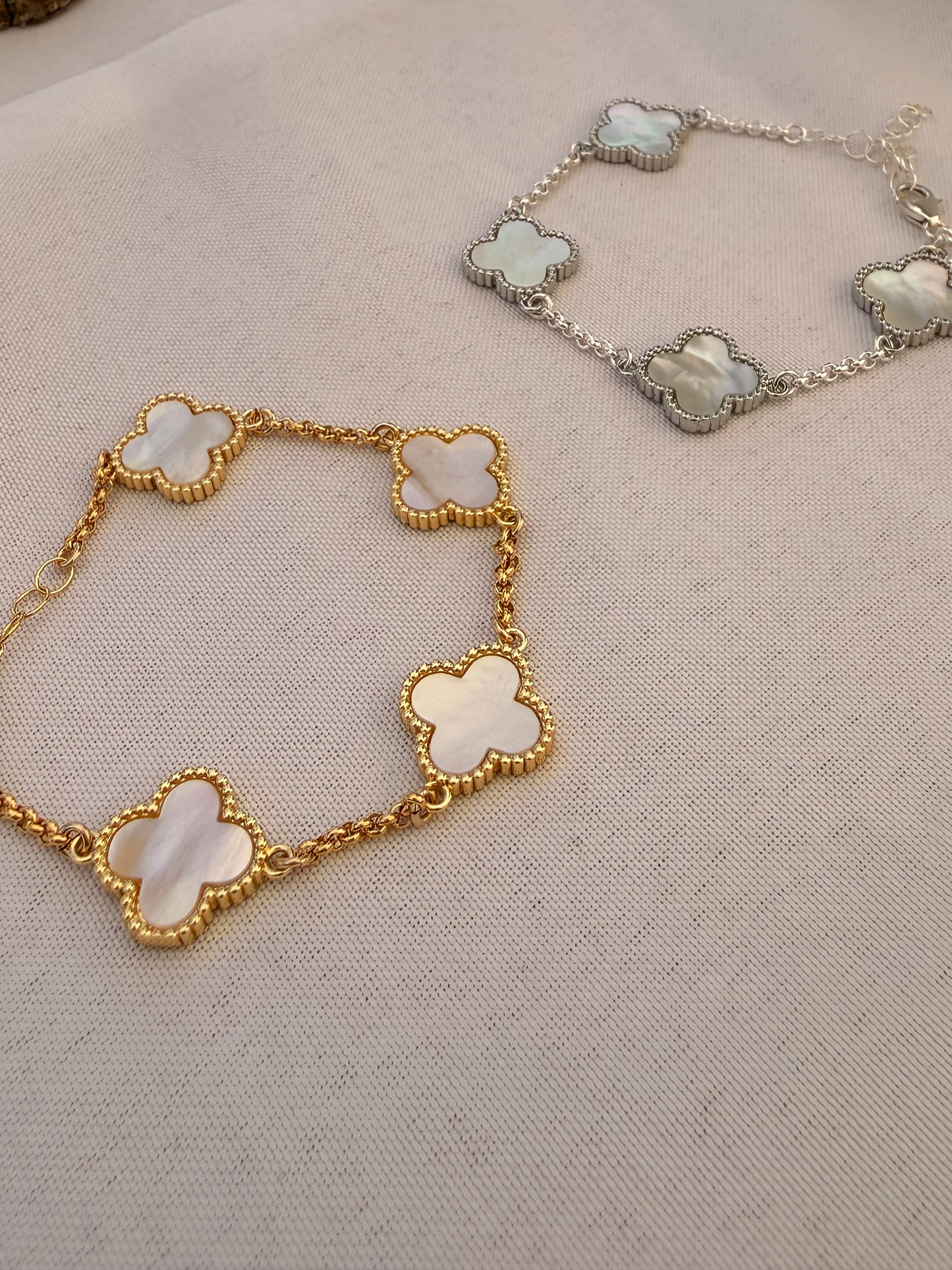 Mother of pearl clover bracelet