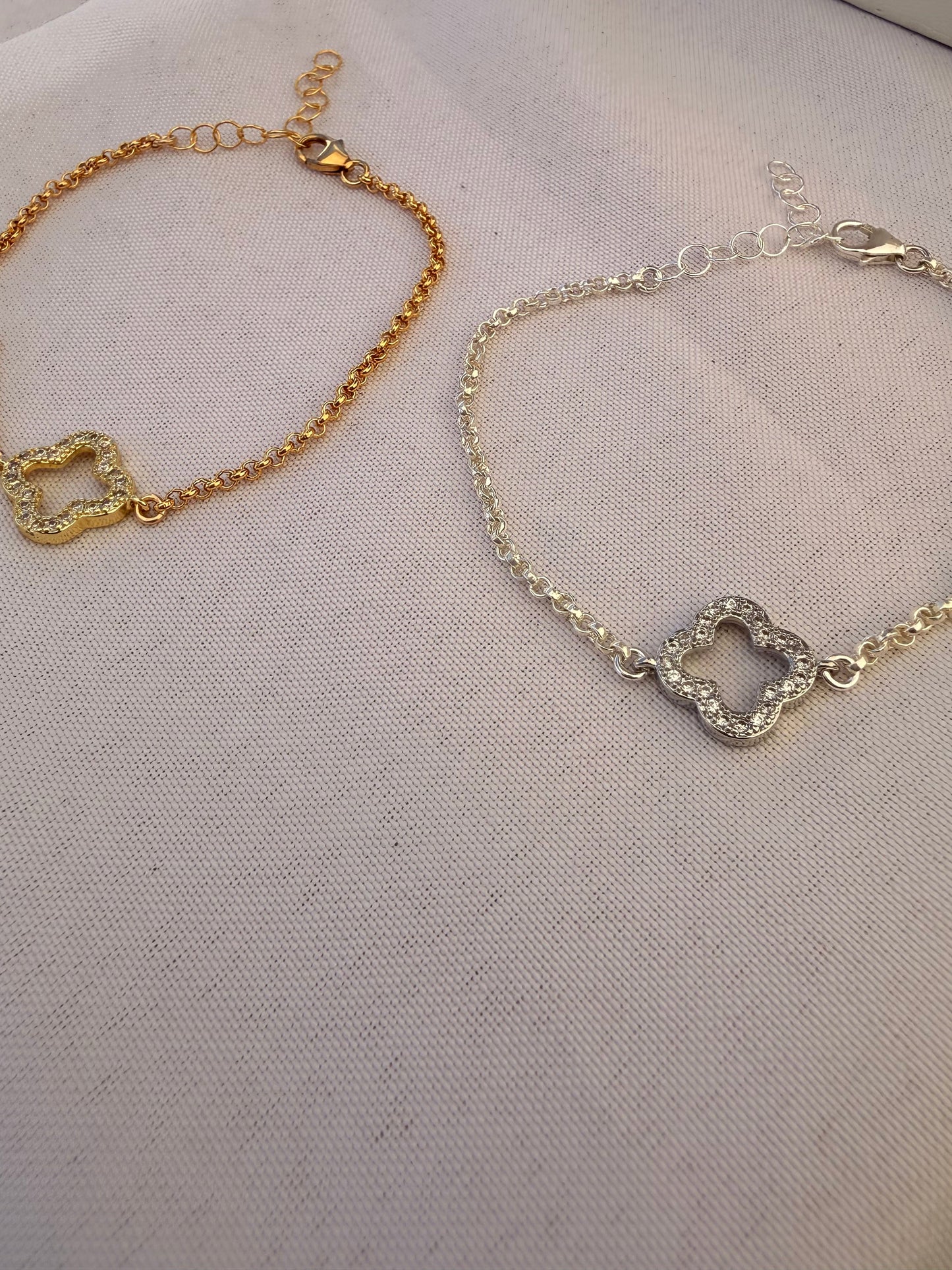 Clover connector bracelet with cubic zirconia