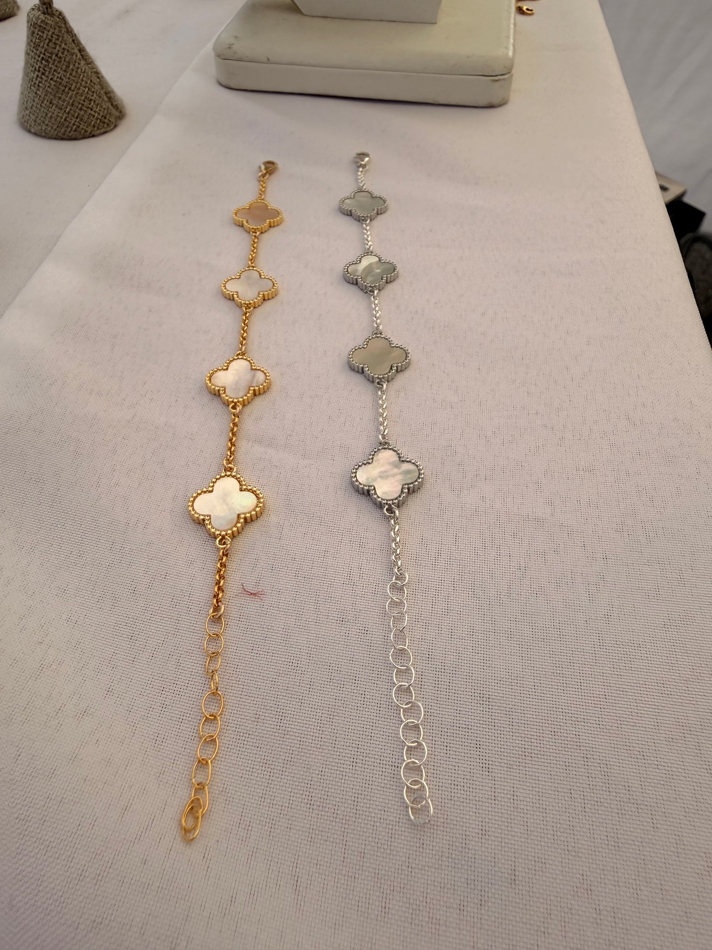Mother of pearl clover bracelet