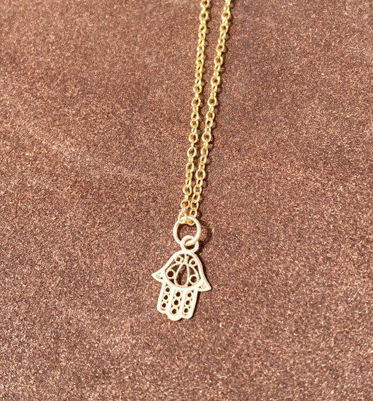 14k gold hamsa pendant necklace, Filigree hamsa pendant necklace, Tiny hamsa necklace, Dainty necklace, Minimalism